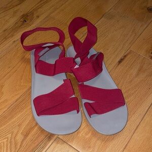 Columbia Women's Red Sandals